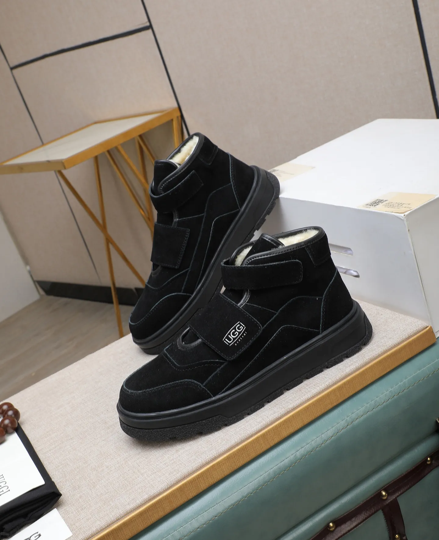 Men's shoes 💰600 IUGGI new retro presbyopia men's shoes, casual and versatile, full of high-end sense, fashionable, luxury and personalized style, joint style, retro presbyopia factor, full of handsome style, first layer suede cowhide, wool lining, rubber outsole, light and non-slip size: 39-44
